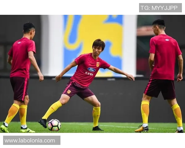 中国女篮对决拉脱维亚展现实力巅峰之战引发球迷热议 中国女篮对决拉脱维亚展现实力巅峰之战引发球迷热议